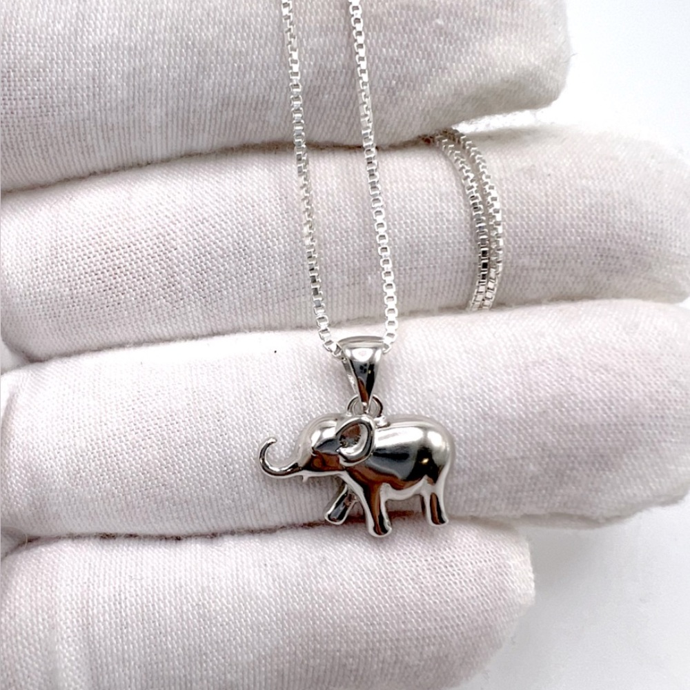 .925 Sterling Silver Elephant Necklace